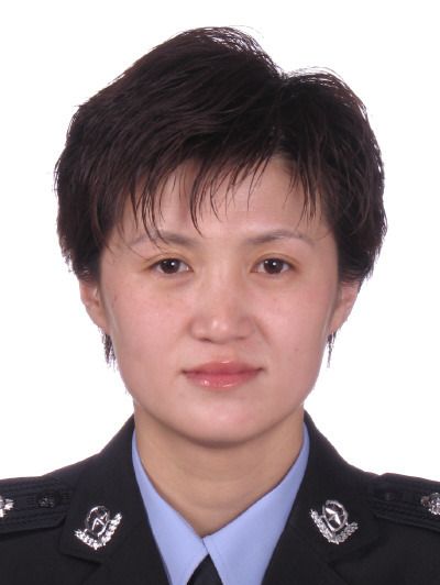 郝文靜(山東省菏澤市巨野縣公安局黨委委員、法制大隊大隊長、一級警長) 郝文靜(山東省菏澤市巨野縣公安局黨委委員、法制大隊大隊長、一級警長)