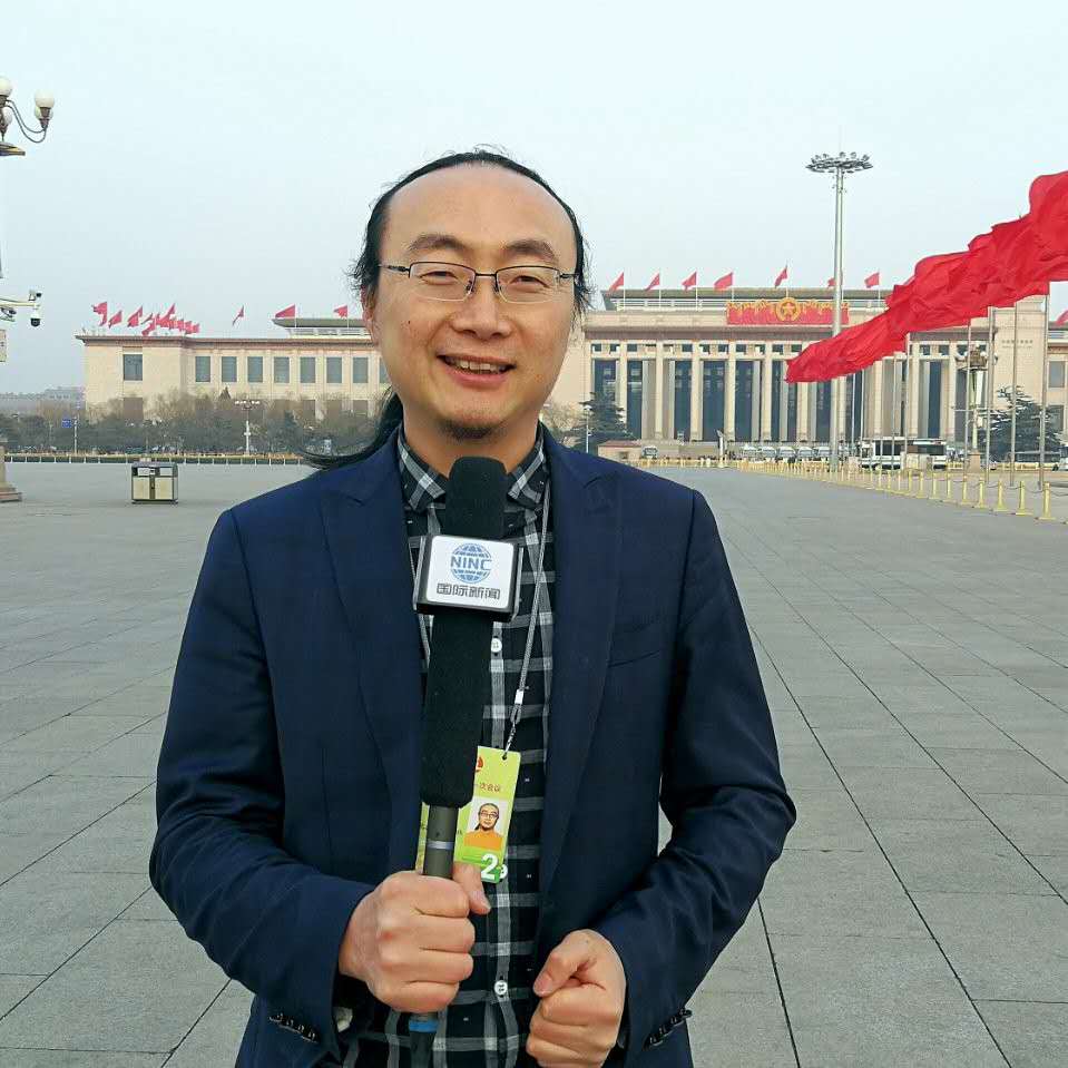 劉繼明參加中國兩會採訪，北京人民大會堂現場報導