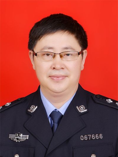 吳浩(湖南省邵陽市綏寧縣交通警察大隊黨組書記、大隊長(四級高級警長)) 吳浩(湖南省邵陽市綏寧縣交通警察大隊黨組書記、大隊長(四級高級警長))