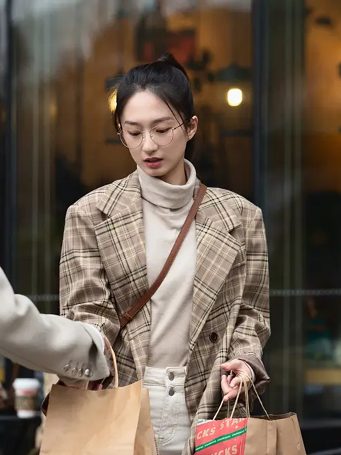 王剛剛(電視劇《婚姻攻略》中的角色) 王剛剛(電視劇《婚姻攻略》中的角色)