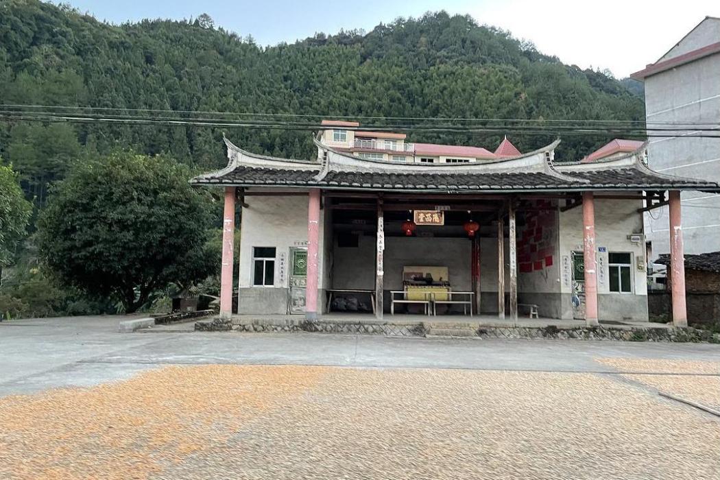 蓋山村(福建省三明市大田縣石牌鎮轄村) 蓋山村(福建省三明市大田縣石牌鎮轄村)