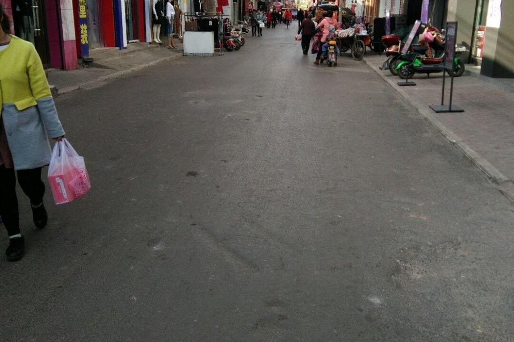 古城路(貴州省畢節市七星關區層台鎮境內道路) 古城路(貴州省畢節市七星關區層台鎮境內道路)