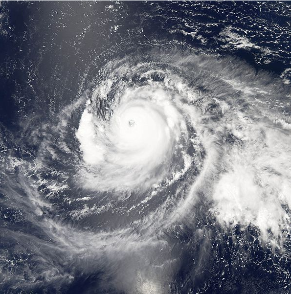 超強颱風伊歐凱 衛星雲圖