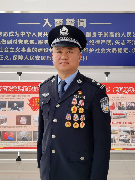 李同曉(河北省邢台市清河縣公安局刑警大隊大隊長) 李同曉(河北省邢台市清河縣公安局刑警大隊大隊長)