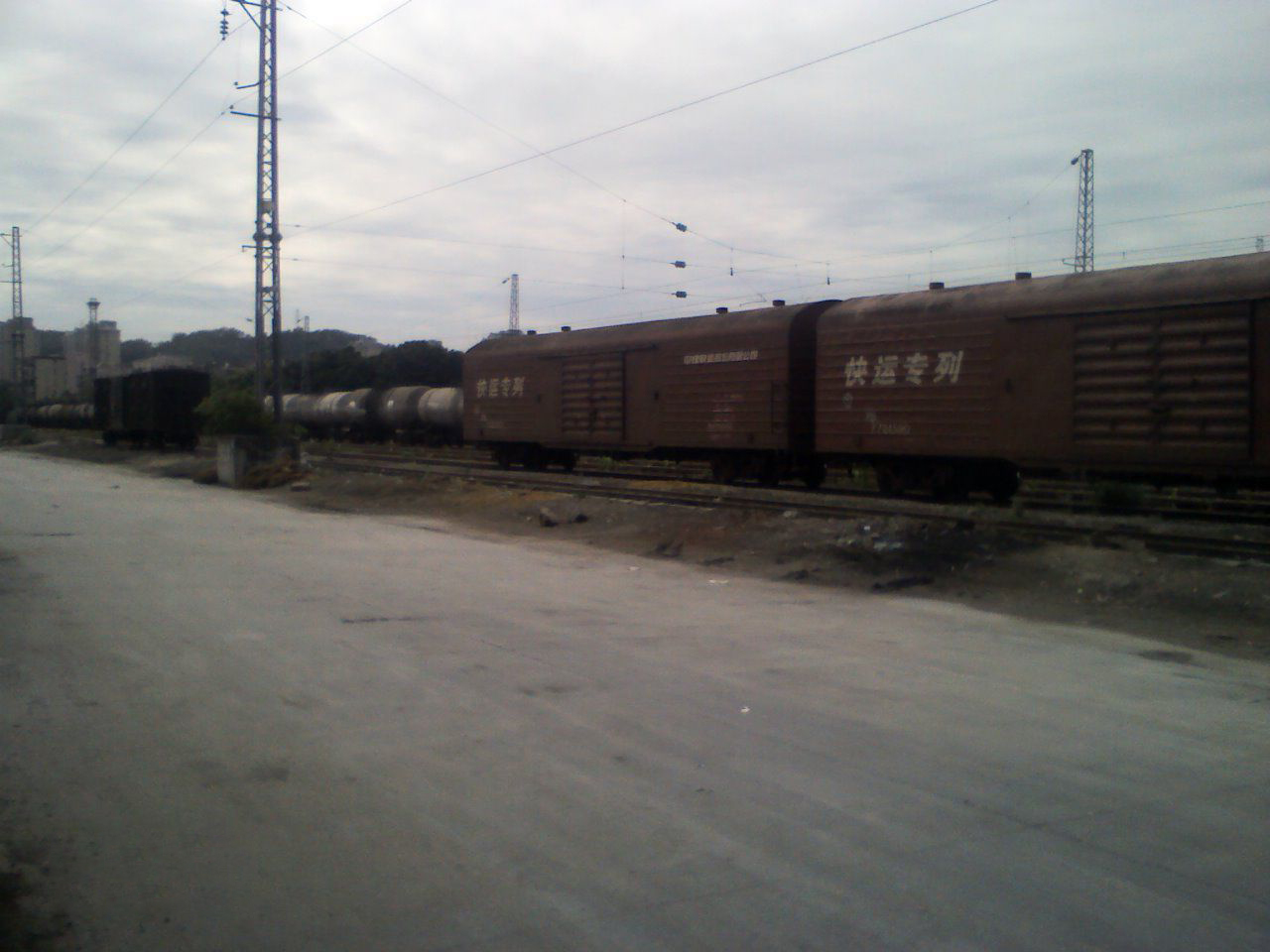 福州東站的貨運列車