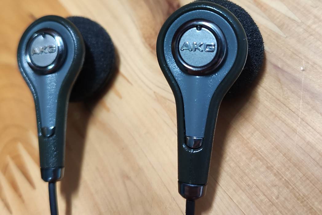 akg k319 akg k319