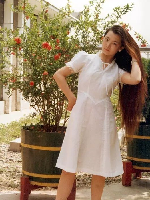楊曉玲(哈爾濱歌舞劇團演員、哈爾濱學院音樂與舞蹈學院副教授) 楊曉玲(哈爾濱歌舞劇團演員、哈爾濱學院音樂與舞蹈學院副教授)