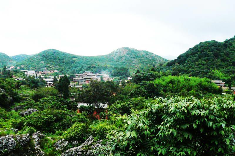 小山黑村(雲南瀘西縣白水鎮下轄村) 小山黑村(雲南瀘西縣白水鎮下轄村)