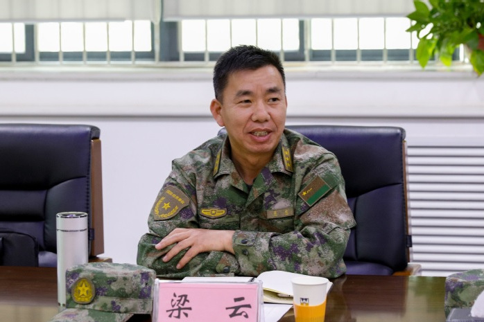 梁雲(河南省新鄉市新鄉縣人武部黨委副書記、部長) 梁雲(河南省新鄉市新鄉縣人武部黨委副書記、部長)