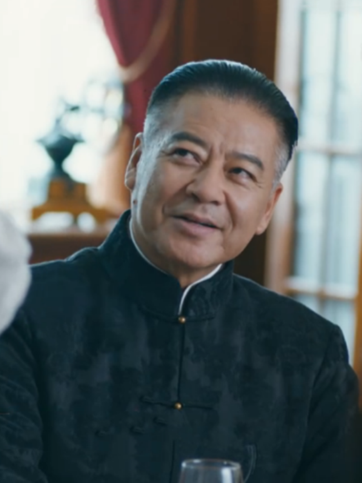 萬榮(諜戰劇《覺醒》中的角色,由顏世魁飾演) 萬榮(諜戰劇《覺醒》中的角色,由顏世魁飾演)