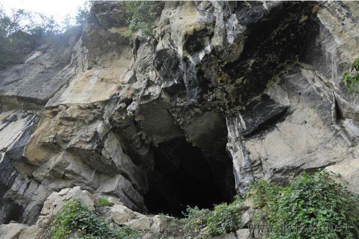 白岩溶洞 白岩溶洞