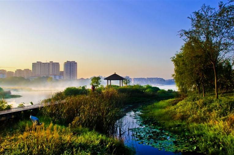 白蓮公園(江西省永修縣的公園) 白蓮公園(江西省永修縣的公園)