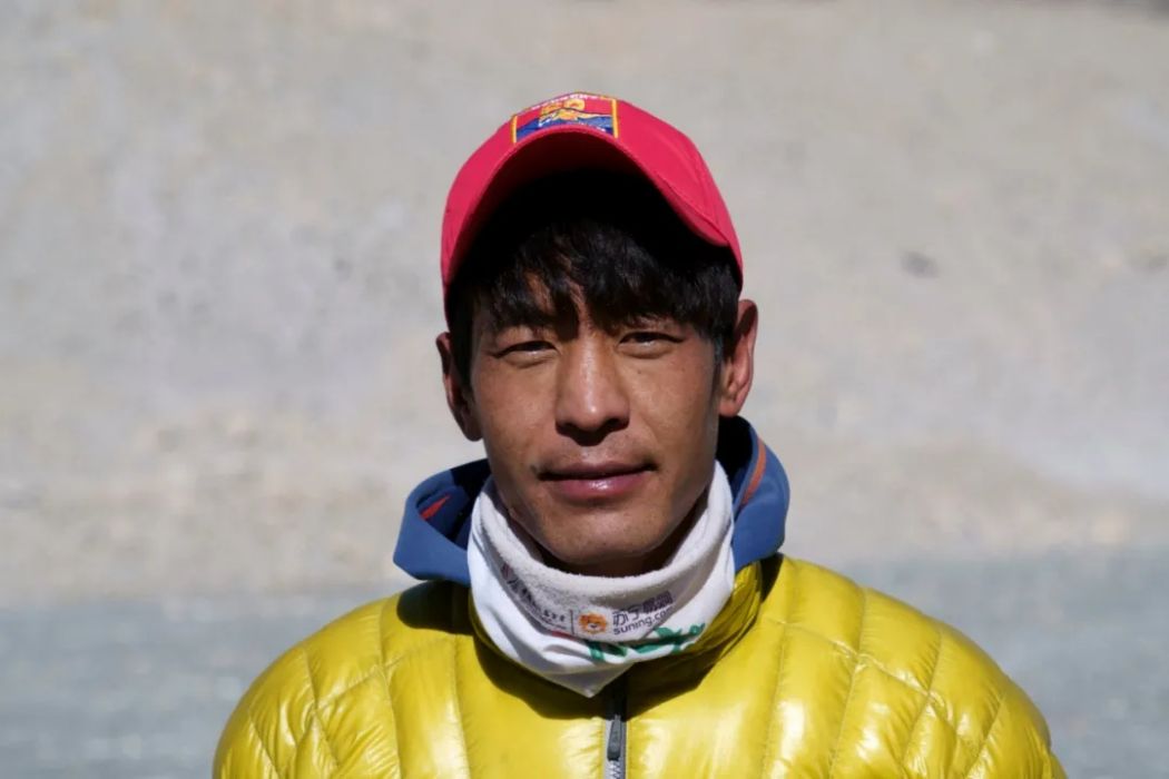 洛桑頓珠(2020年珠峰測量登山隊攻頂組成員) 洛桑頓珠(2020年珠峰測量登山隊攻頂組成員)