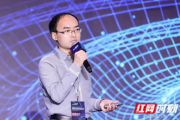 劉易戰(現任湖南農民伯伯集團有限公司董事長) 劉易戰(現任湖南農民伯伯集團有限公司董事長)