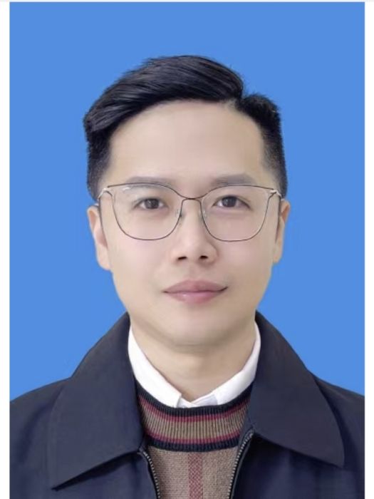 李燦(安徽阜陽潁東經濟開發區黨工委委員、管委會副主任) 李燦(安徽阜陽潁東經濟開發區黨工委委員、管委會副主任)