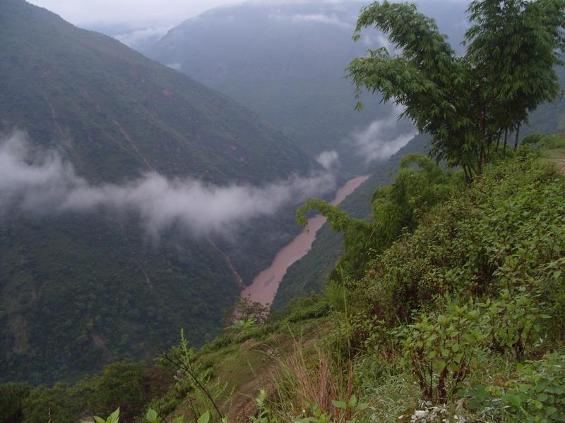 必底山村 必底山村