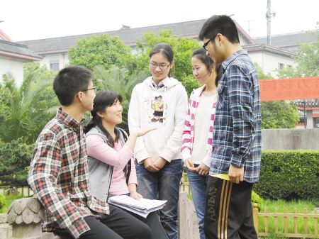 蔡建芳(抗江市黃茅洲鎮於好城初級中學老師) 蔡建芳(抗江市黃茅洲鎮於好城初級中學老師)