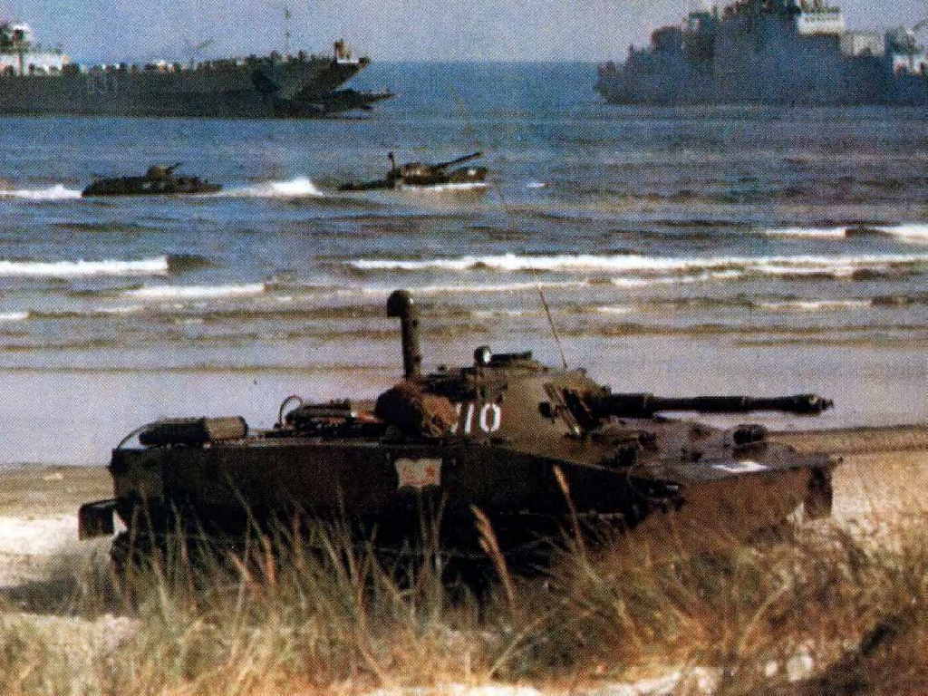 軍事演習中的PT-76水陸坦克