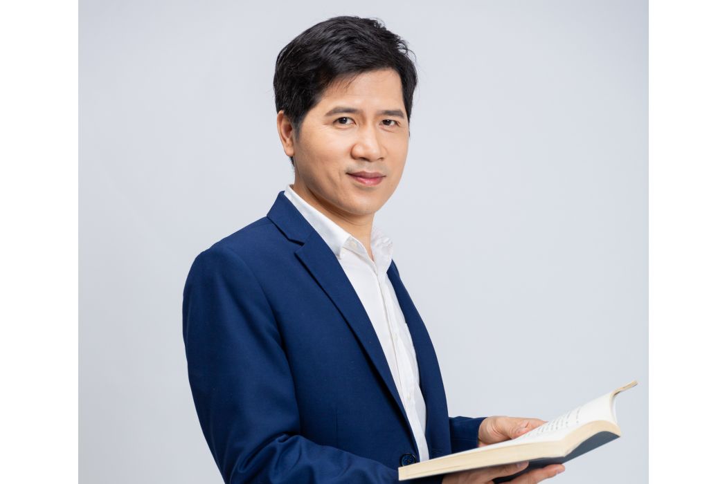 朱雁群 朱雁群