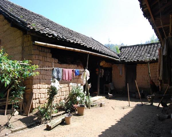 班峨村 班峨村