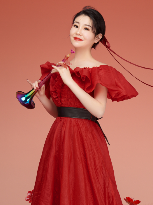 王旭東(中國嗩吶演奏員、中央電視台星光大道晉級選手) 王旭東(中國嗩吶演奏員、中央電視台星光大道晉級選手)
