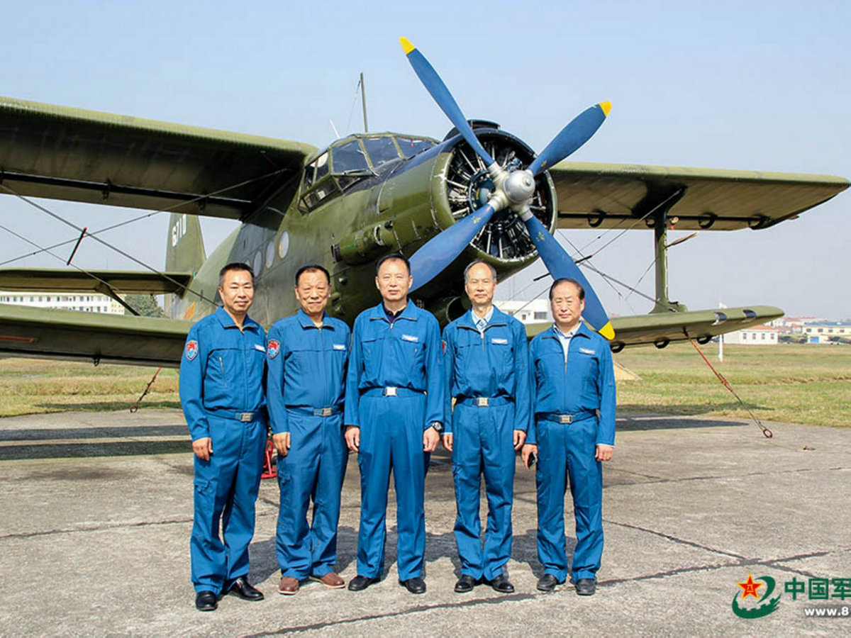 中國空軍的運-5飛機