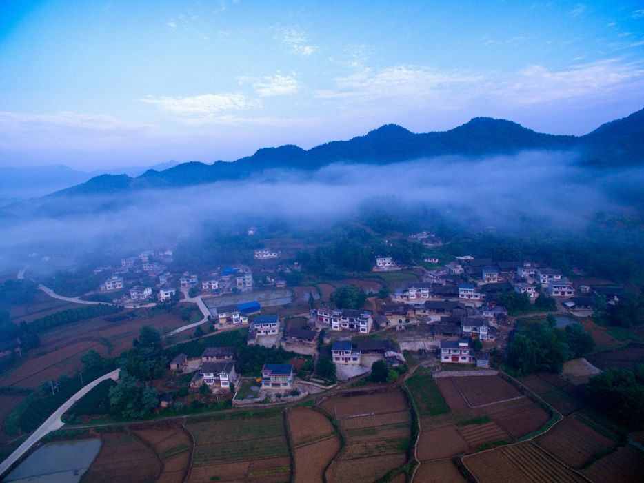 八角山村 八角山村