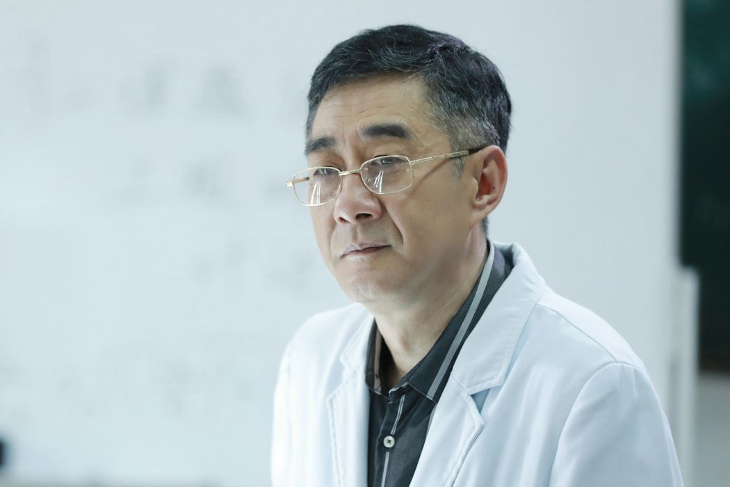 江教授(2019年都市青春愛情網劇《致我們暖暖的小時光》中的角色) 江教授(2019年都市青春愛情網劇《致我們暖暖的小時光》中的角色)