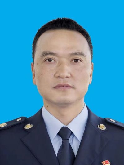 李祥(雲南省紅河哈尼族彝族自治州箇舊市稅務局黨委書記、局長) 李祥(雲南省紅河哈尼族彝族自治州箇舊市稅務局黨委書記、局長)