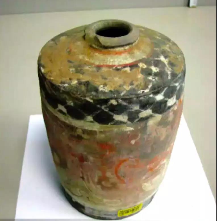 漢代彩繪雲紋陶罐
