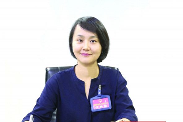 王珍(比亞迪股份職工監事,總裁辦公室主任,信息披露委員會委員) 王珍(比亞迪股份職工監事,總裁辦公室主任,信息披露委員會委員)