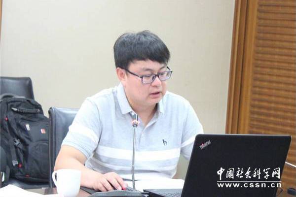 袁剛(內蒙古師範大學歷史文化學院黨委委員、副教授) 袁剛(內蒙古師範大學歷史文化學院黨委委員、副教授)