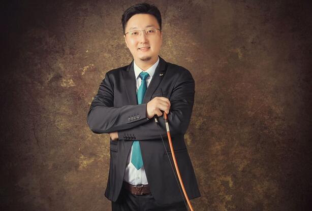 李傑(低音提琴演奏員) 李傑(低音提琴演奏員)