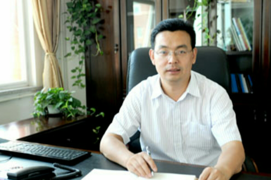 金寶華(遼寧省實驗中學營口分校校長) 金寶華(遼寧省實驗中學營口分校校長)