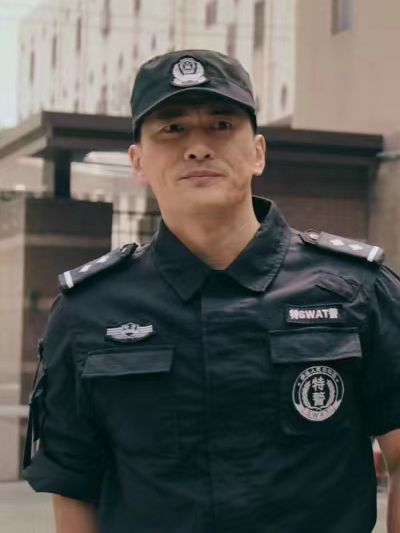武強(動作電影《非常警察》中的角色) 武強(動作電影《非常警察》中的角色)