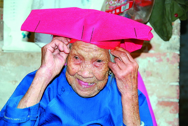 紅頭巾(中國南下新加坡工作的婦女)