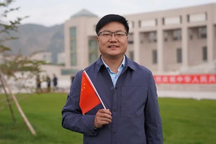 王振國(西北民族大學電氣工程學院黨委書記) 王振國(西北民族大學電氣工程學院黨委書記)