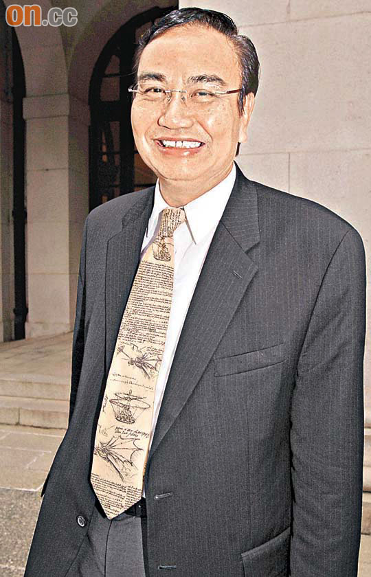 劉秀成(立法會議員，擔任香港貿易發展局基建發展諮詢委員會主席等多項公職)