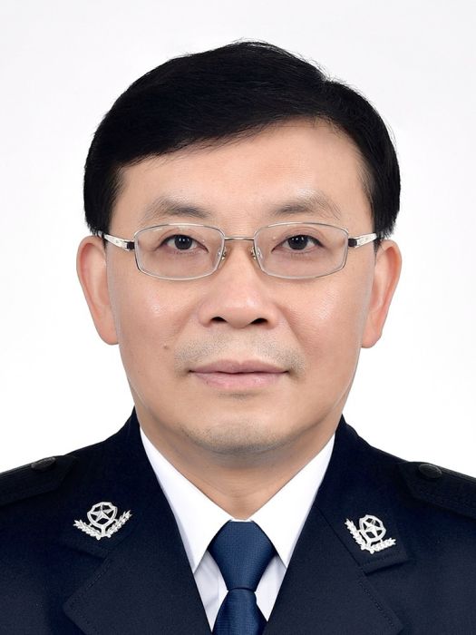 徐靖(上海市公安局黨委委員、上海公安學院黨委書記、常務副院長) 徐靖(上海市公安局黨委委員、上海公安學院黨委書記、常務副院長)