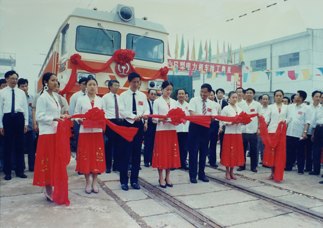 1991年4月，首台韶山6型電力機車在株洲出廠