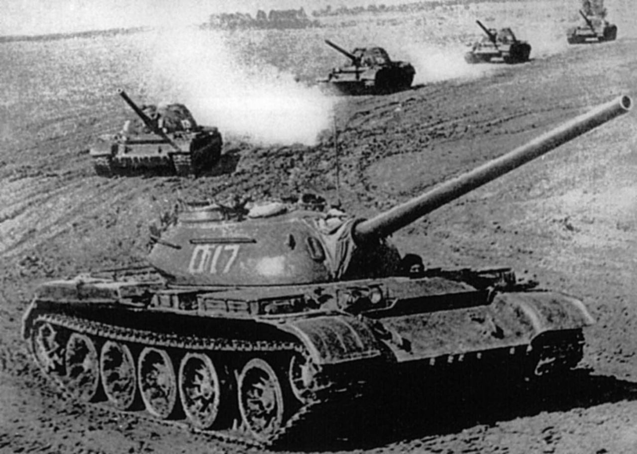 蒙古軍隊配備與T-54-2型同級的坦克