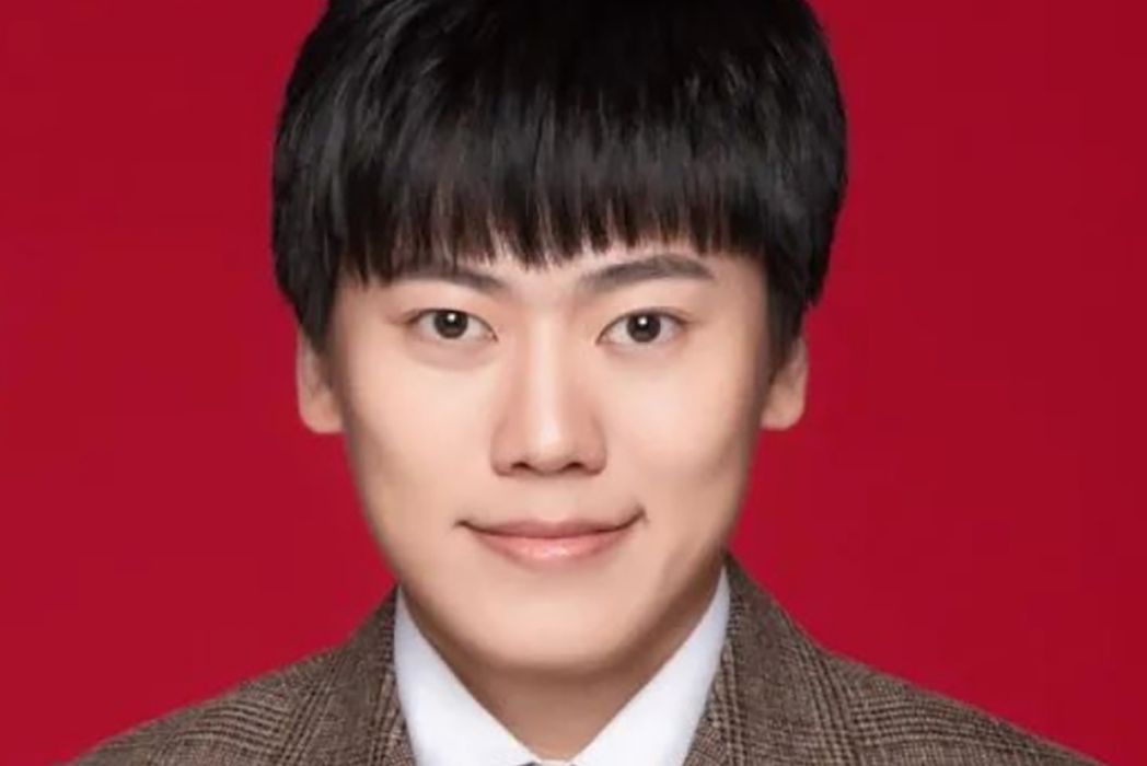 王依帆 王依帆