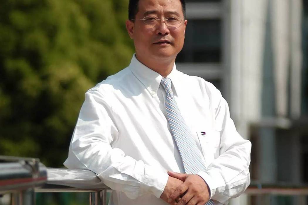 姜明彥(同濟大學附屬澄衷中學校長) 姜明彥(同濟大學附屬澄衷中學校長)