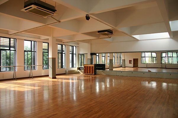 上海戲劇學院教室內景