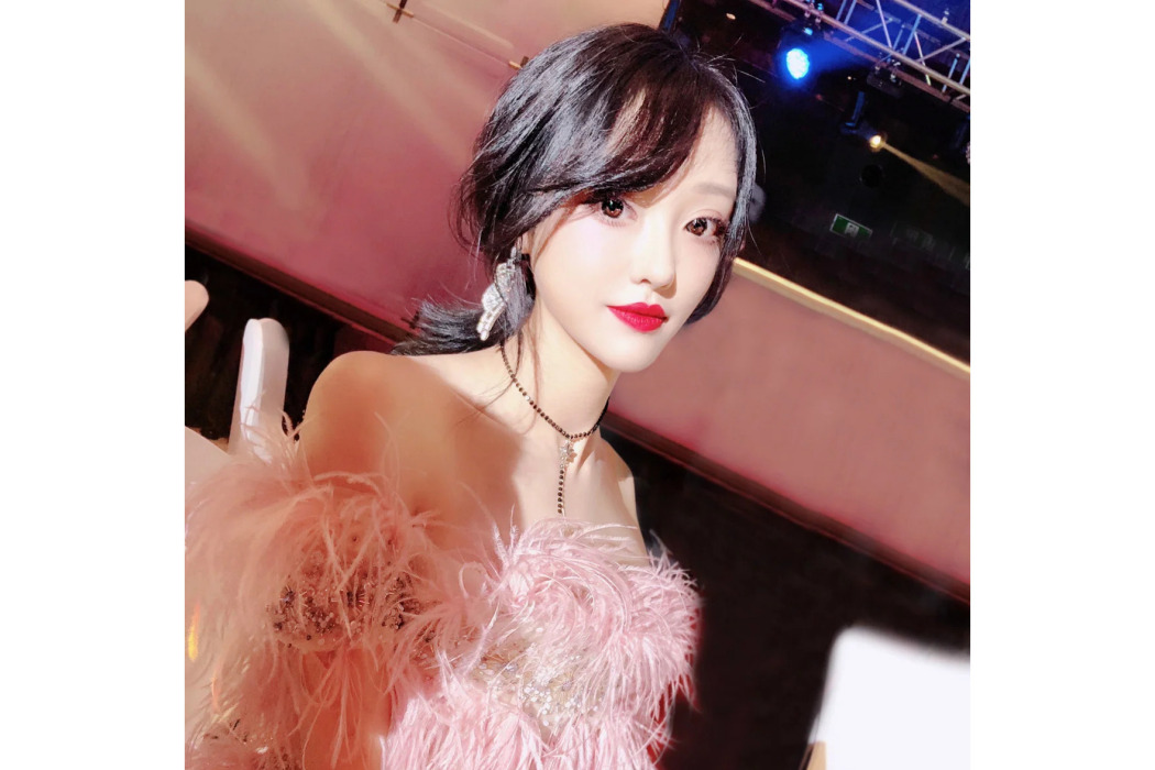 娜美(中國內地女歌手) 娜美(中國內地女歌手)