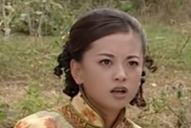 梁以花(民國輕喜劇《春蠶織夢》中的角色) 梁以花(民國輕喜劇《春蠶織夢》中的角色)
