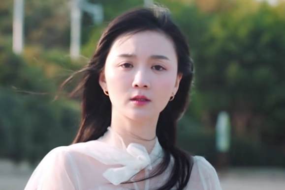 劉美(網路微短劇《冰糖一夏》中的角色) 劉美(網路微短劇《冰糖一夏》中的角色)