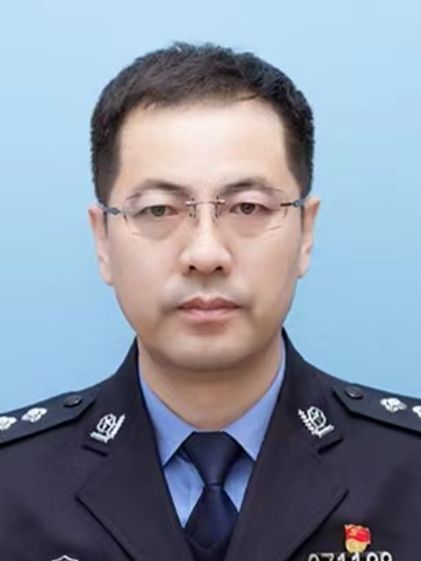 王天軍(內蒙古自治區興安盟扎賚特旗政府原副旗長) 王天軍(內蒙古自治區興安盟扎賚特旗政府原副旗長)