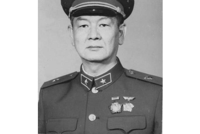李純(中共地下黨員,20世紀50年代首位國民黨駕機起義飛行員) 李純(中共地下黨員,20世紀50年代首位國民黨駕機起義飛行員)