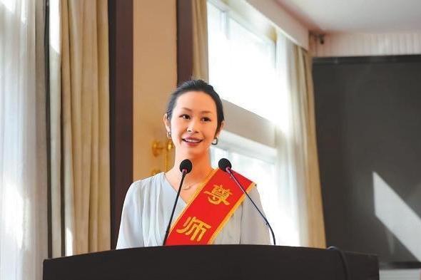 馬曉麗(第十四屆全國政協委員,甘肅省積石山縣居集鎮深溝村深溝國小教師) 馬曉麗(第十四屆全國政協委員,甘肅省積石山縣居集鎮深溝村深溝國小教師)
